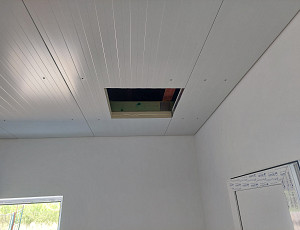 Podhled novostavby haly pro chov drůbeže